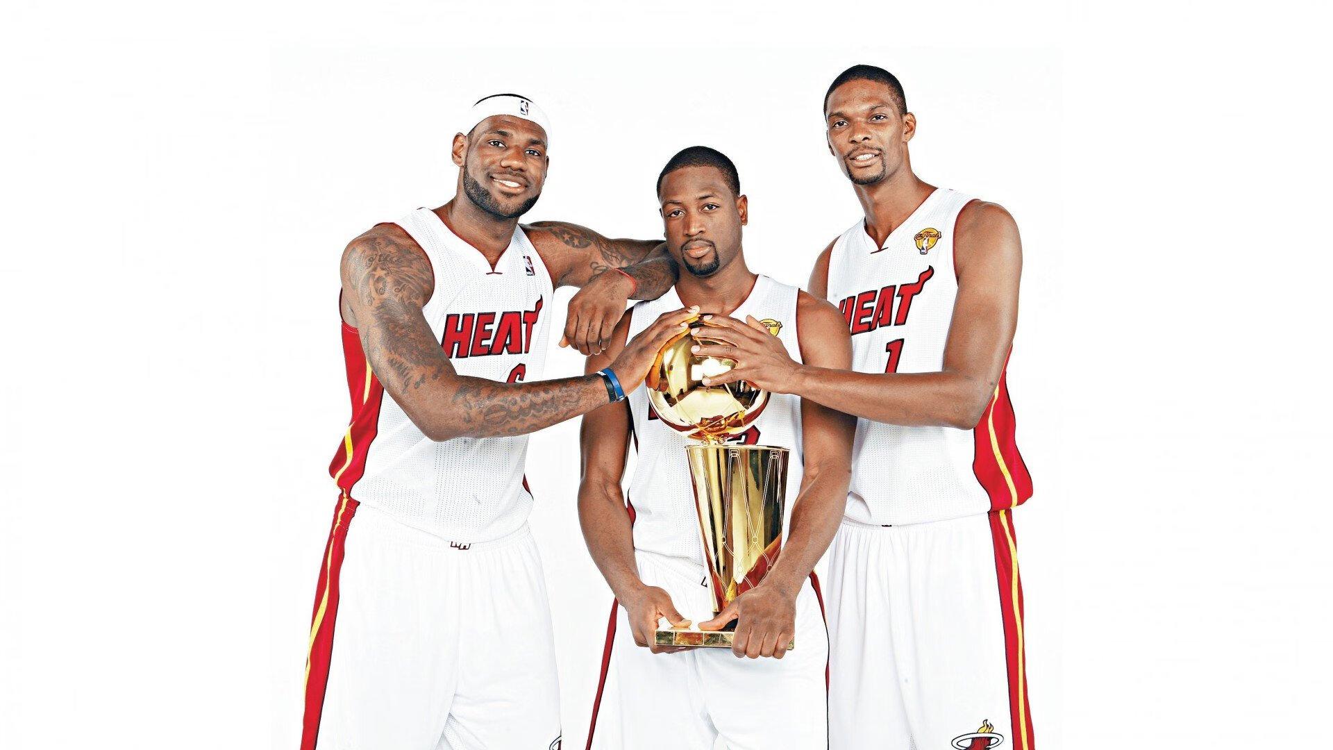 国乒包揽世界杯双冠 马龙孙颖莎强势登顶