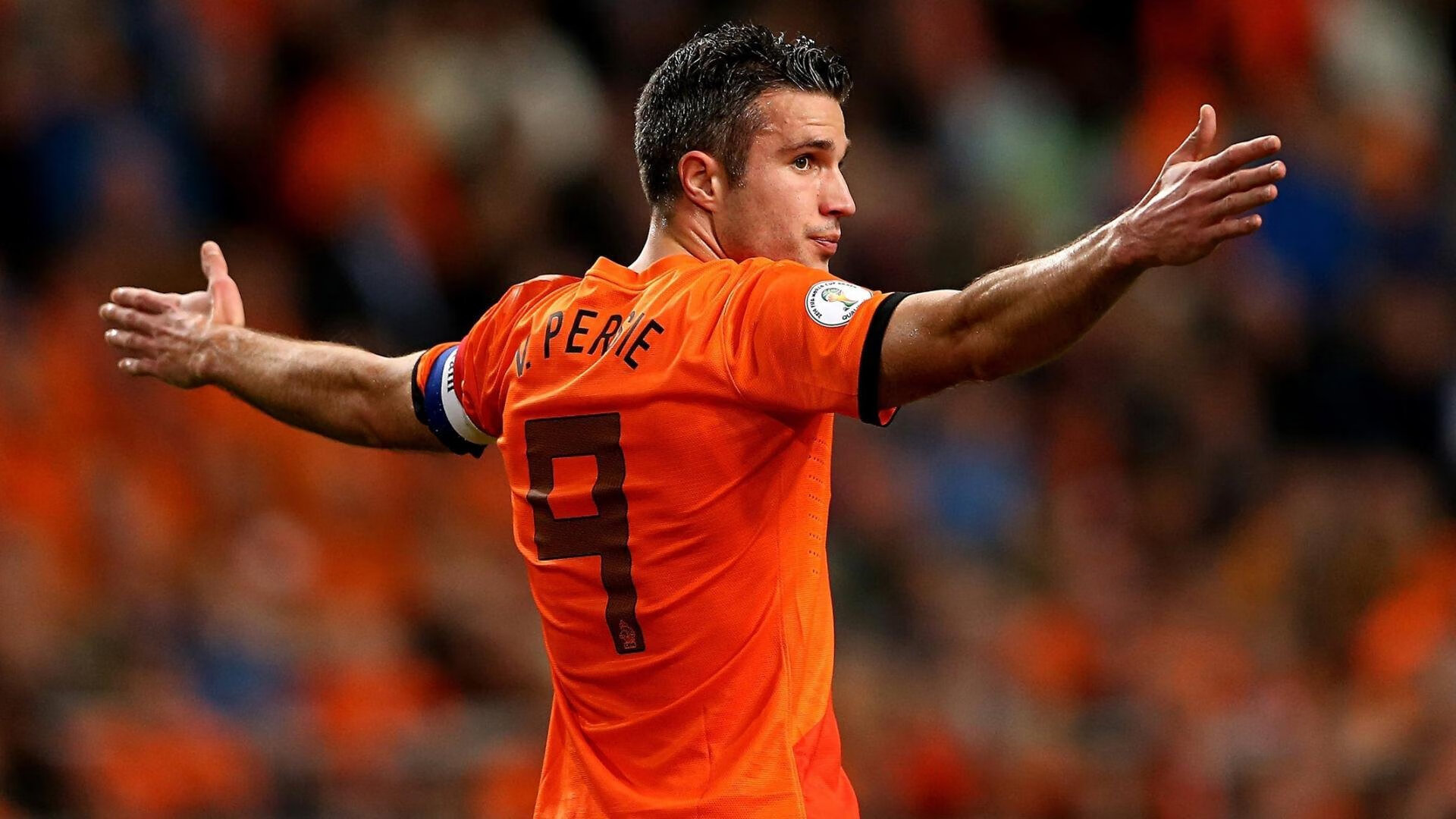 梅西第七次捧起金球奖 刷新足坛历史纪录